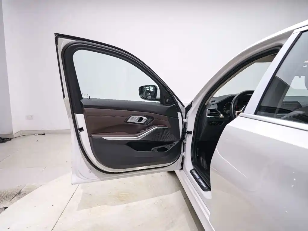 BMW 3 Series — фото 15