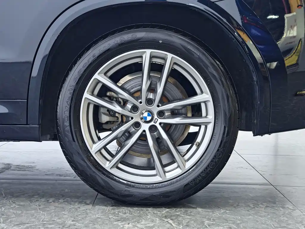 BMW X3 — фото 9