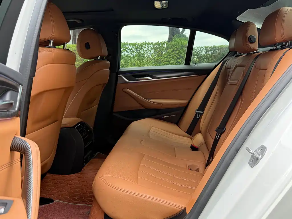 BMW 5 Series (Import) — фото 16