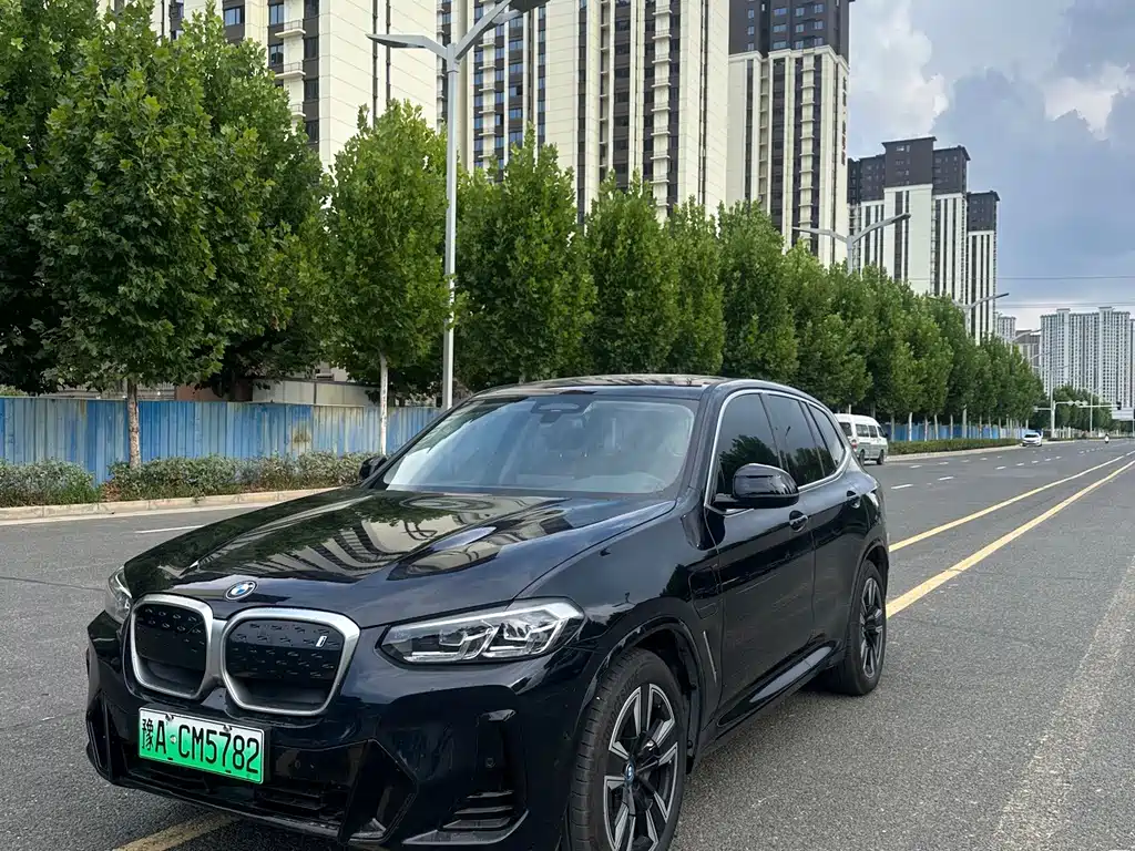 BMW iX3 — фото 3
