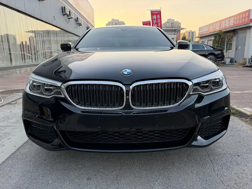 BMW 5 Series — фото 2