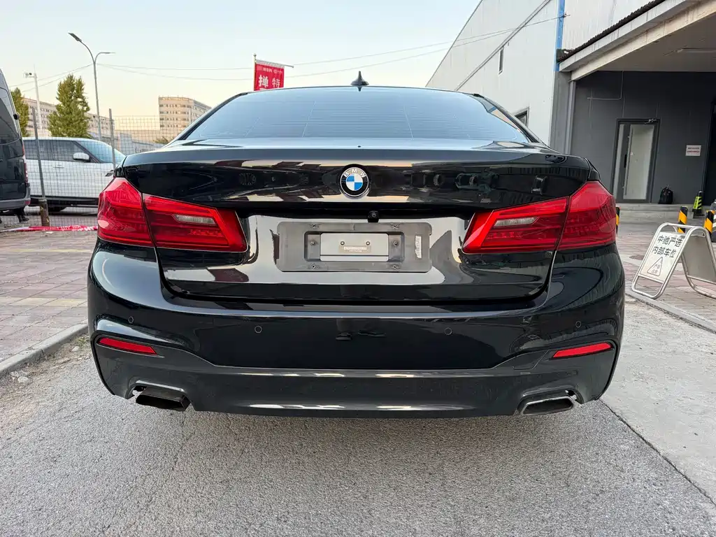 BMW 5 Series — фото 24