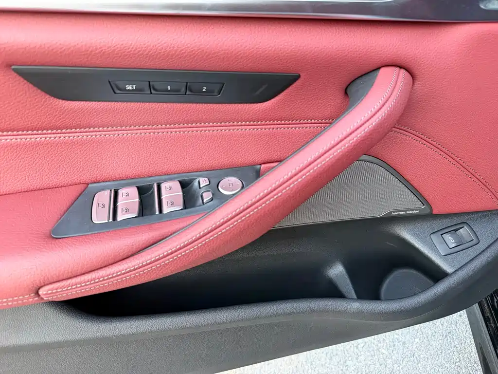 BMW 5 Series — фото 5