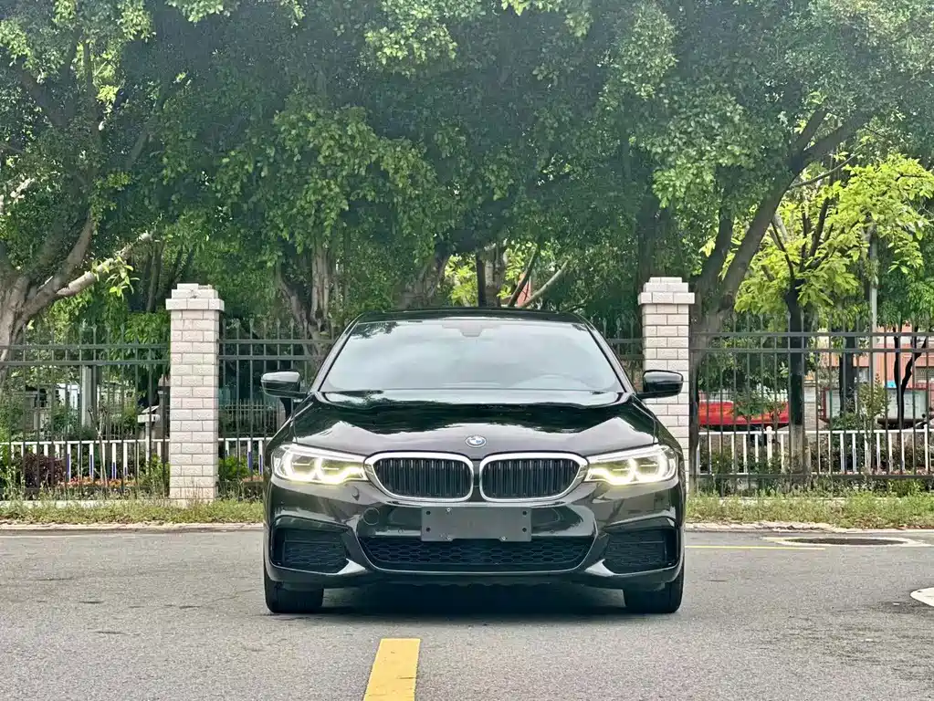BMW 5 Series — фото 2