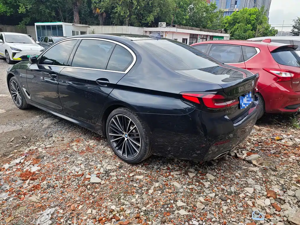 BMW 5 Series — фото 4