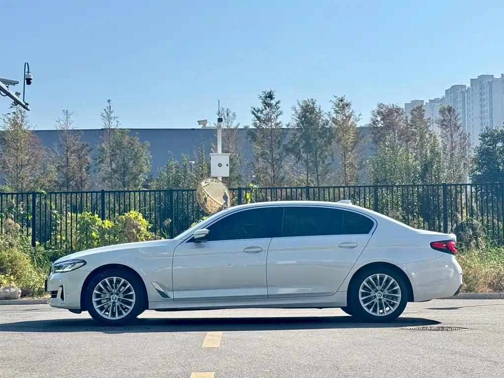 BMW 5 Series — фото 3