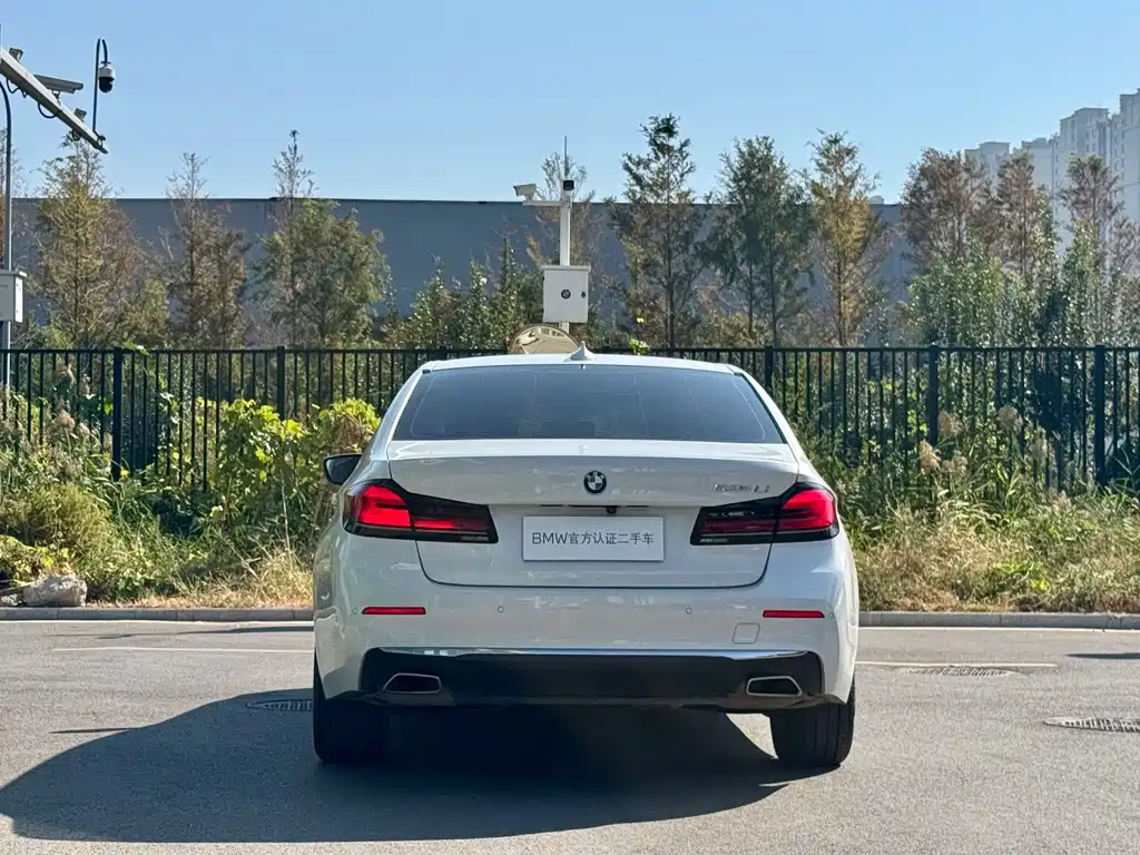BMW 5 Series — фото 21