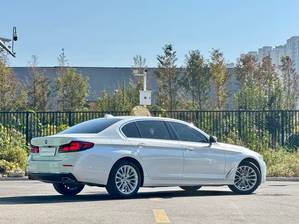 BMW 5 Series — фото 22