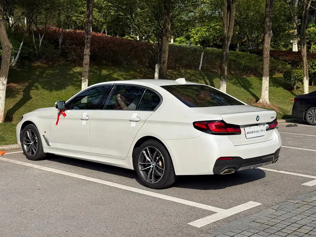 BMW 5 Series — фото 11