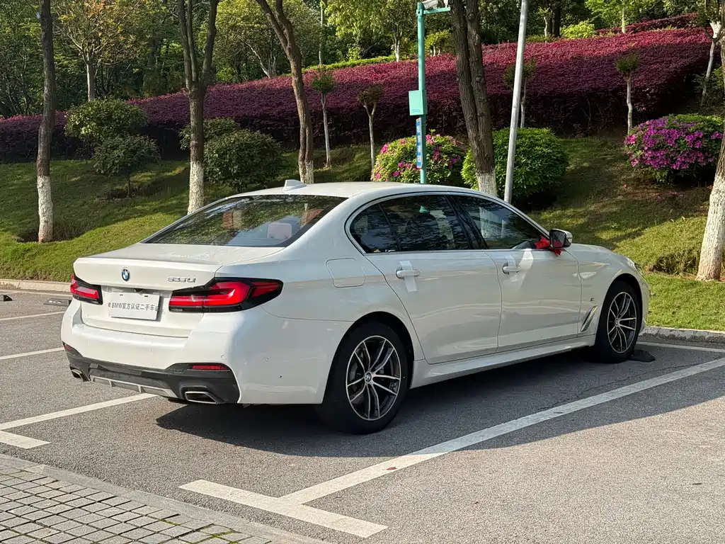 BMW 5 Series — фото 13