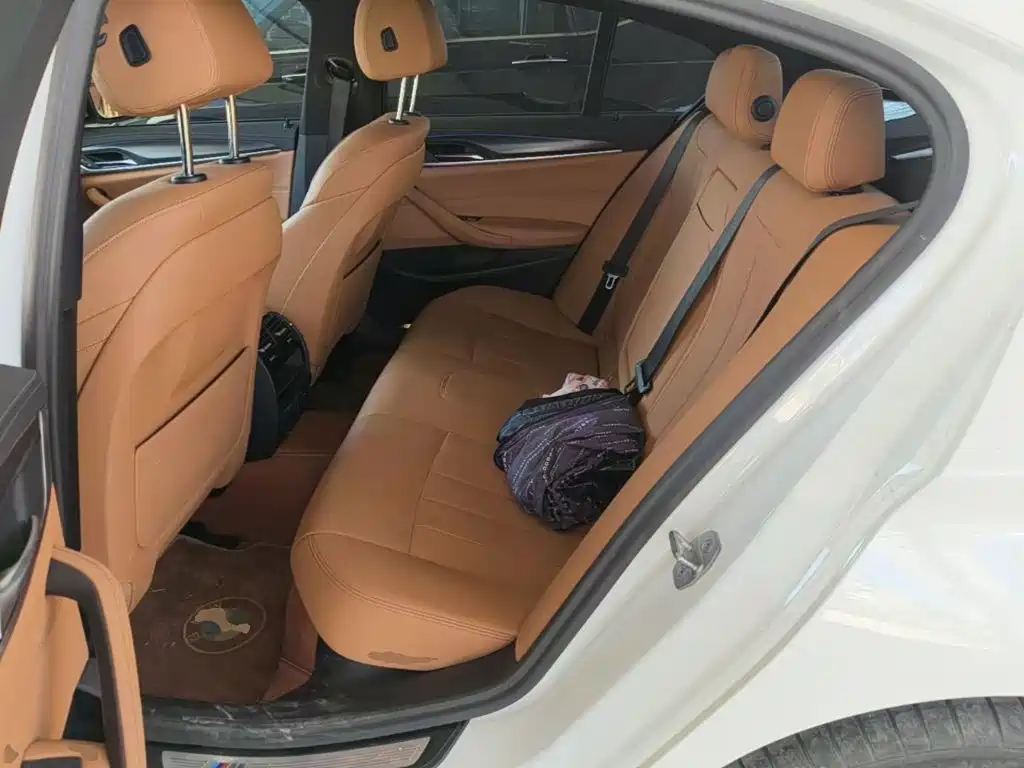 BMW 5 Series (Import) — фото 17