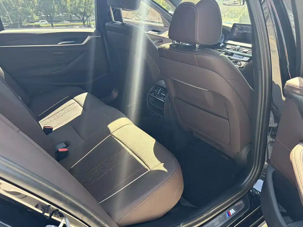 BMW 5 Series New Energy — фото 11