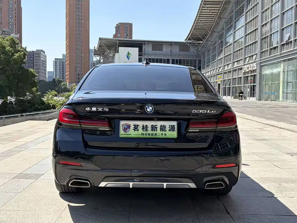 BMW 5 Series New Energy — фото 7