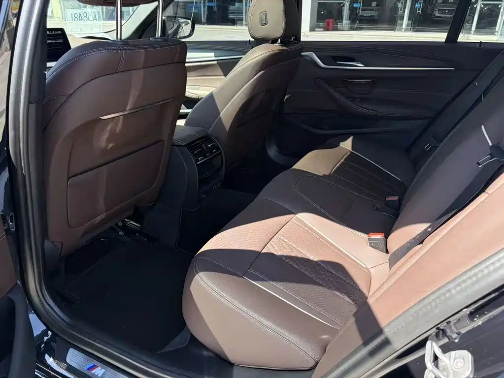 BMW 5 Series New Energy — фото 10