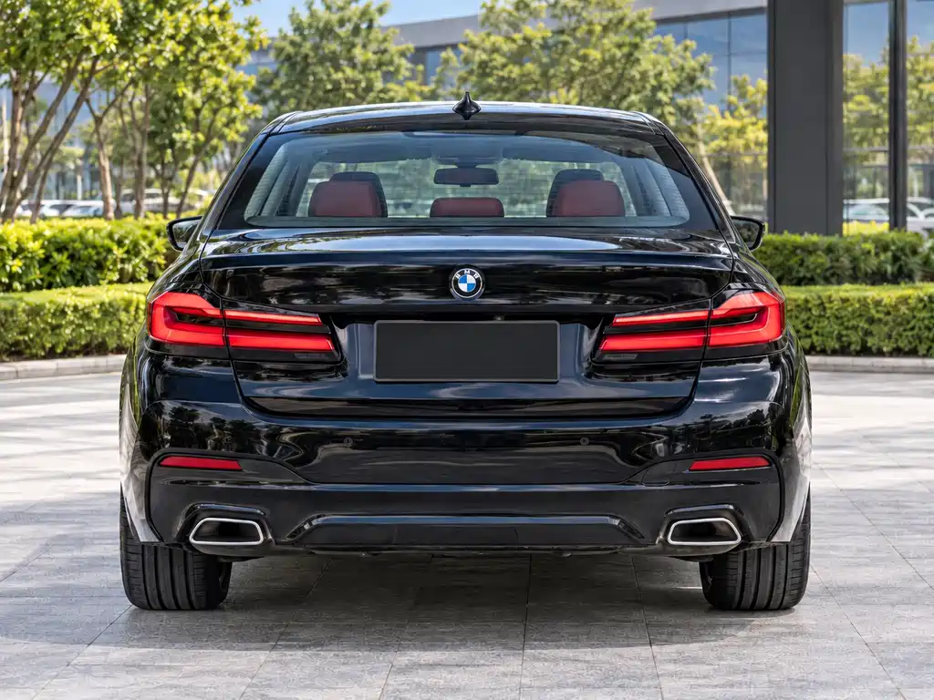 BMW 5 Series — фото 9