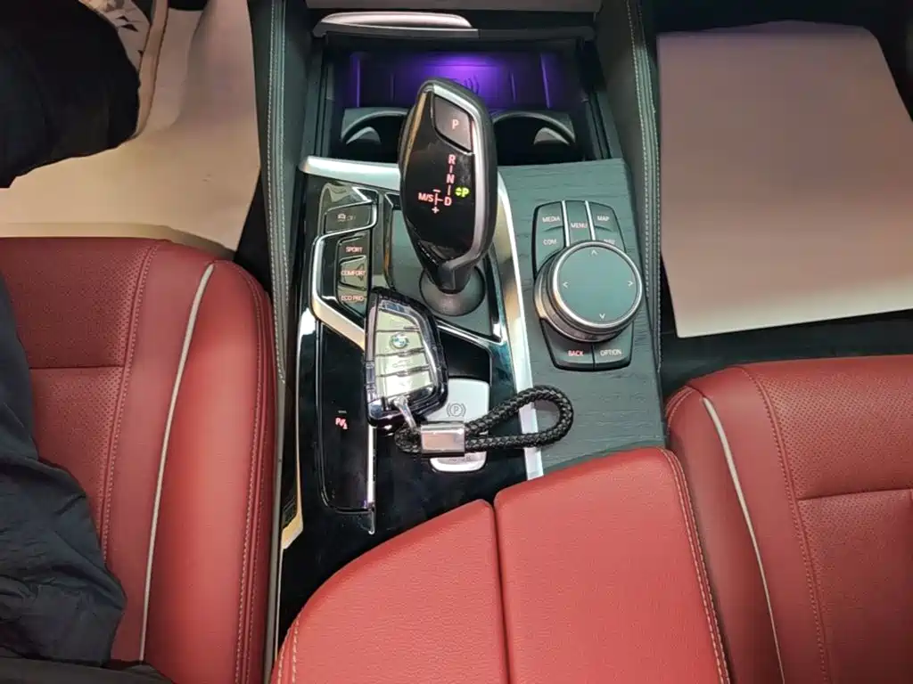 BMW 5 Series — фото 14