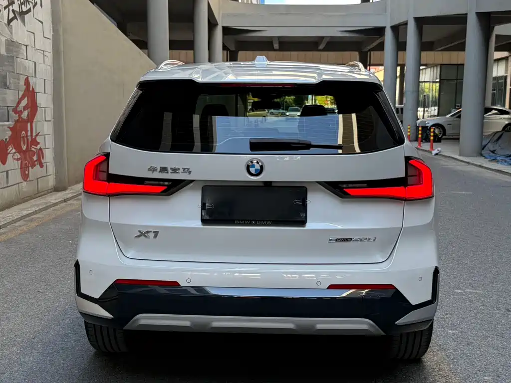 BMW X1 — фото 5