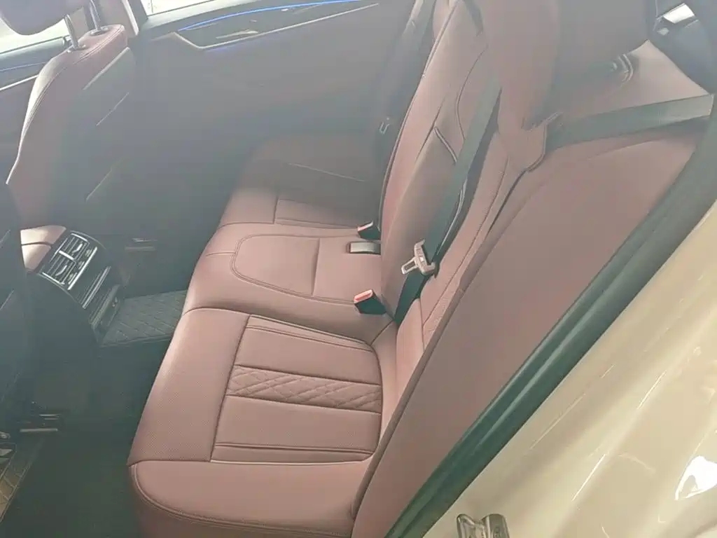 BMW 5 Series — фото 13