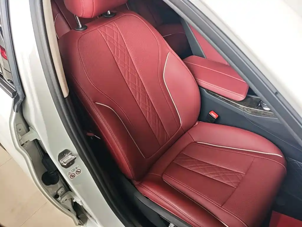 BMW 5 Series — фото 20