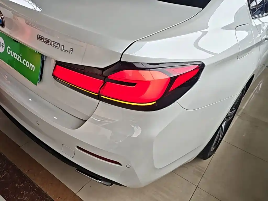 BMW 5 Series — фото 24