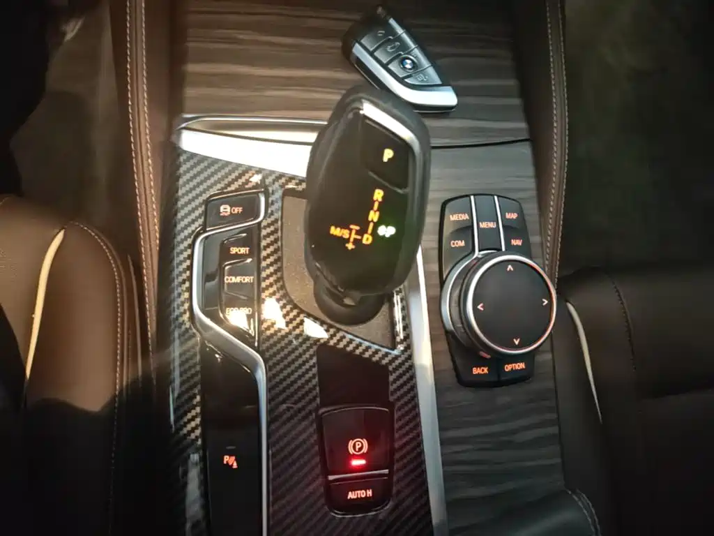 BMW 5 Series — фото 14
