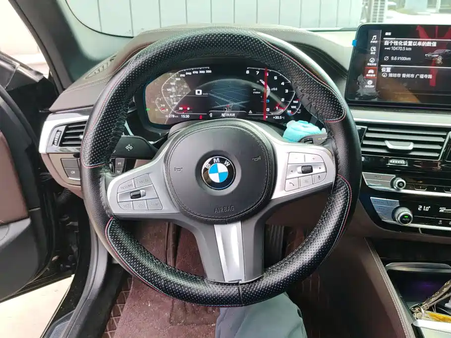 BMW 5 Series — фото 15
