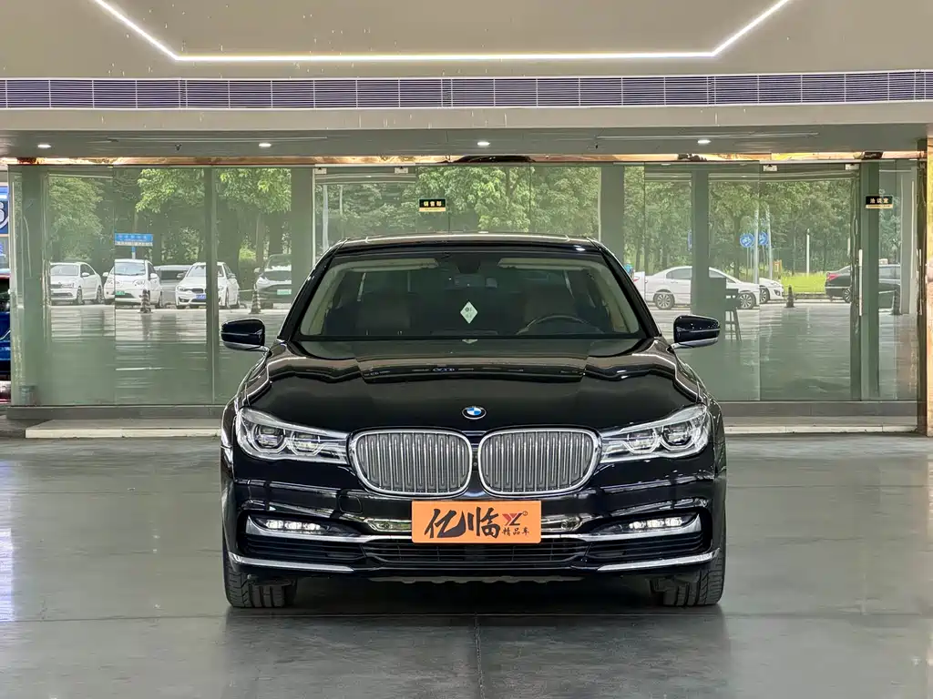 BMW 7 Series — фото 2
