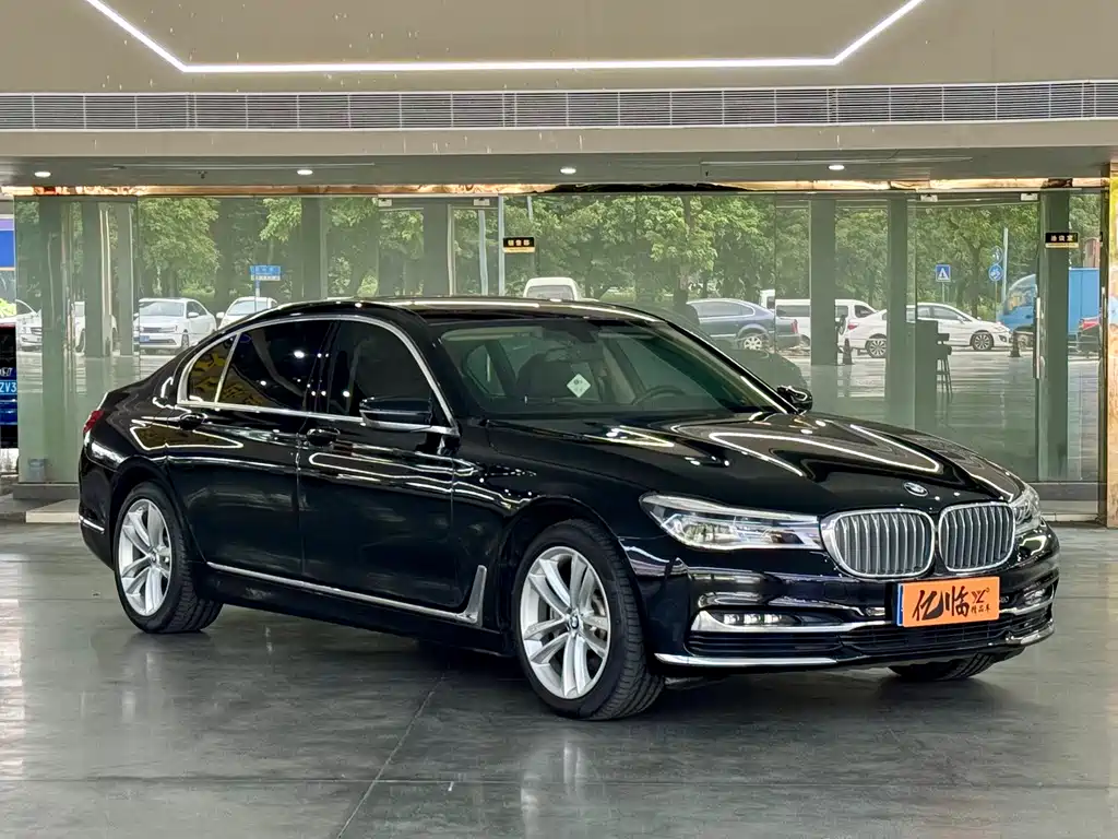 BMW 7 Series — фото 3