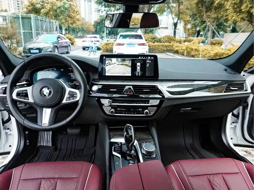 BMW 5 Series — фото 18