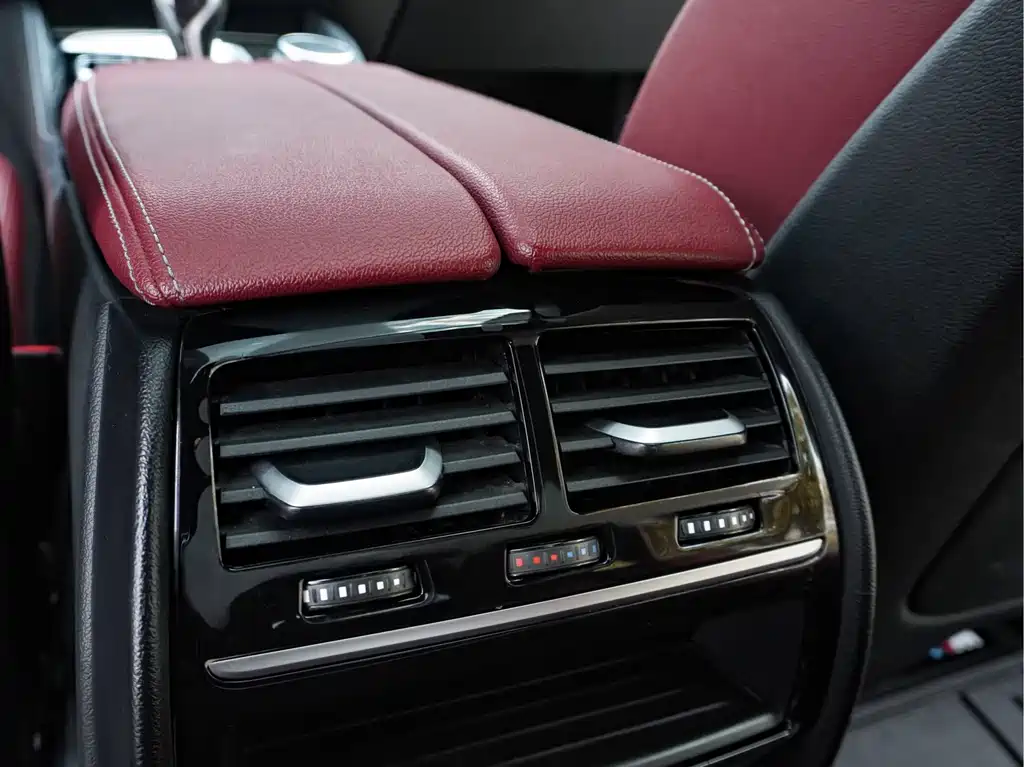 BMW 5 Series — фото 20