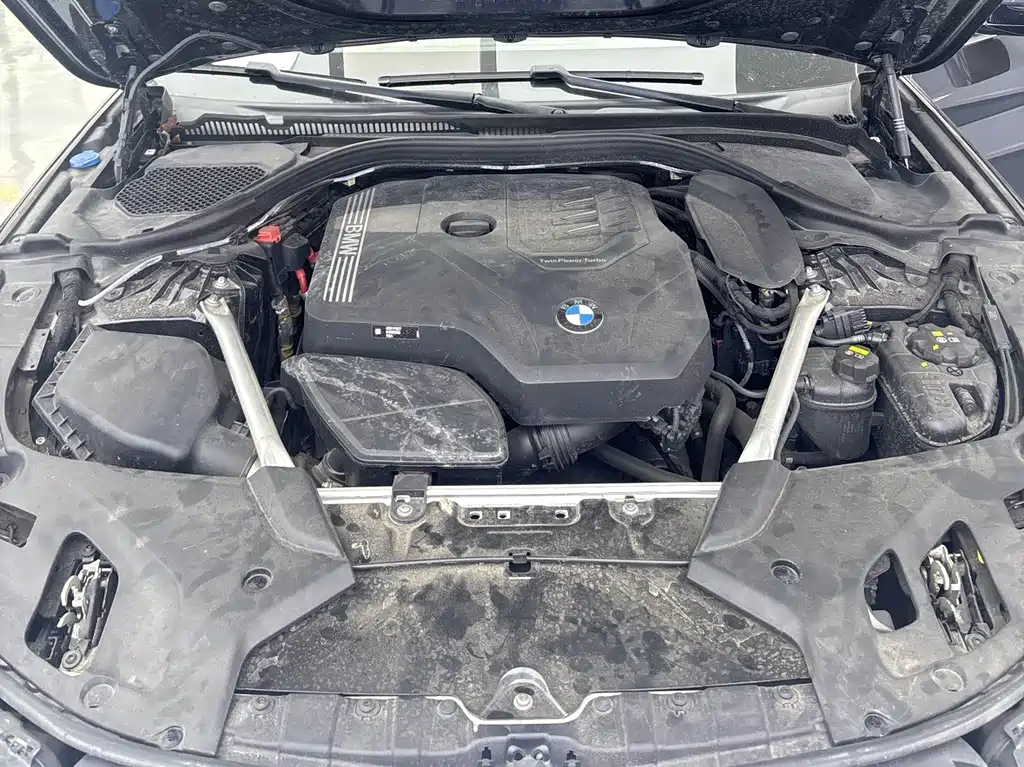BMW 5 Series — фото 13