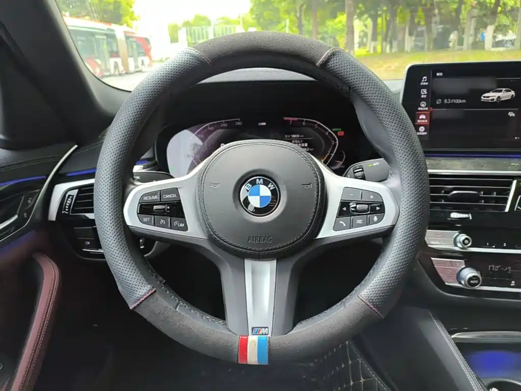 BMW 5 Series — фото 11