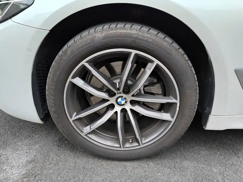 BMW 5 Series — фото 23