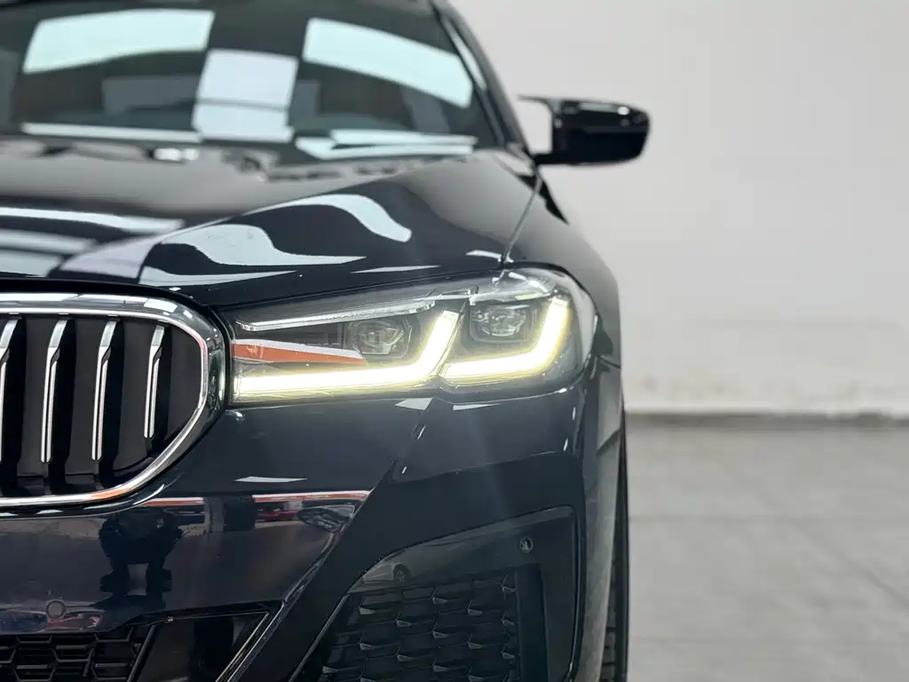 BMW 5 Series — фото 19