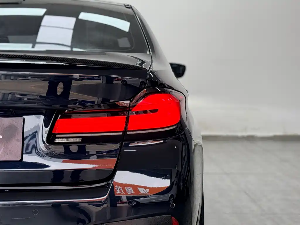 BMW 5 Series — фото 20