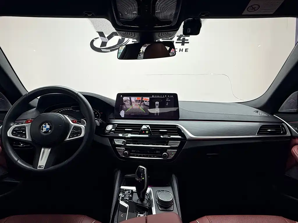 BMW 5 Series — фото 10