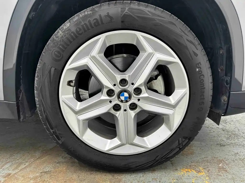 BMW X1 — фото 8