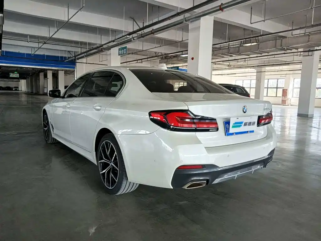 BMW 5 Series — фото 4