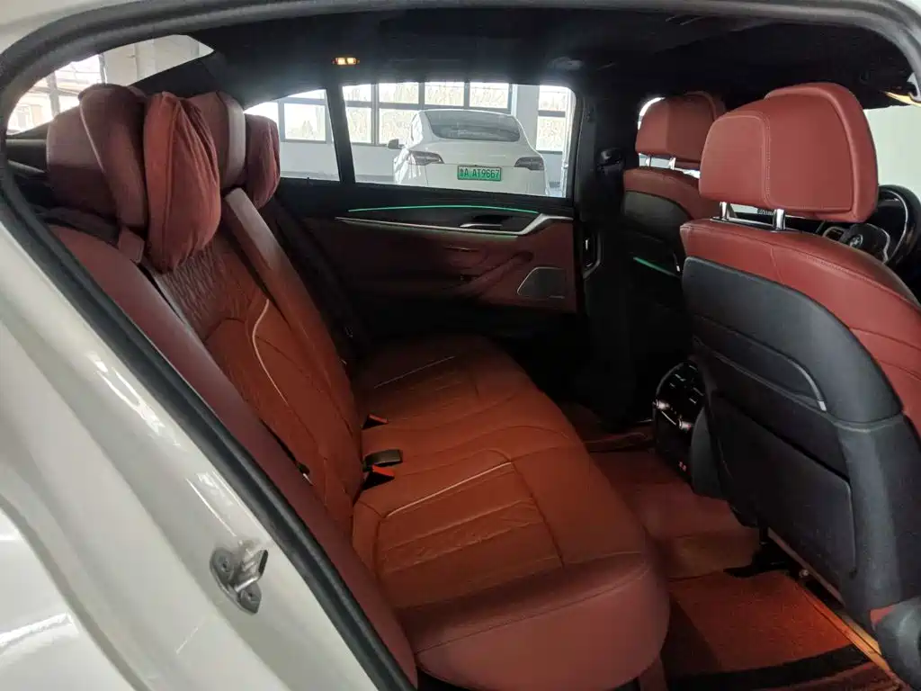 BMW 5 Series — фото 10