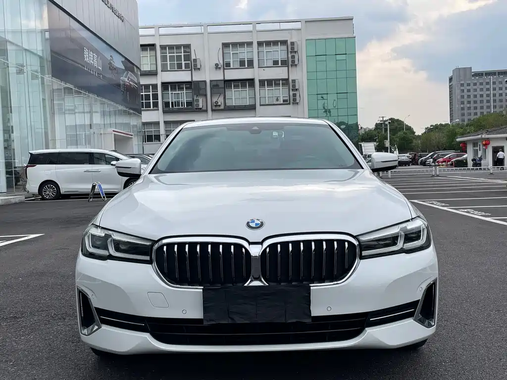 BMW 5 Series — фото 2