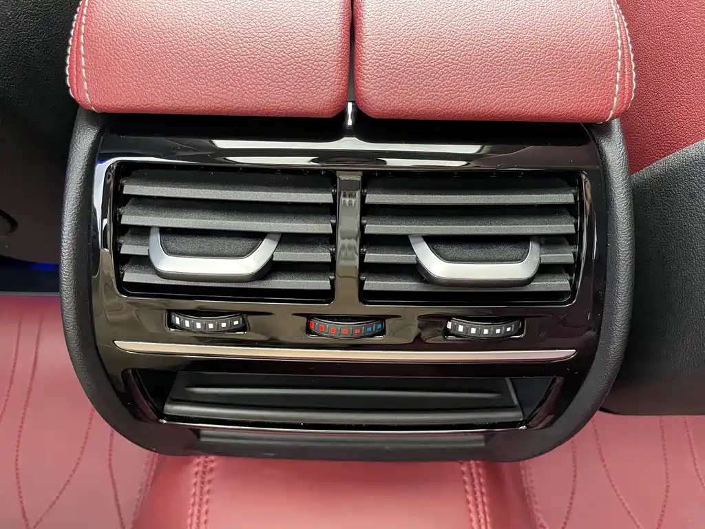 BMW 5 Series — фото 13