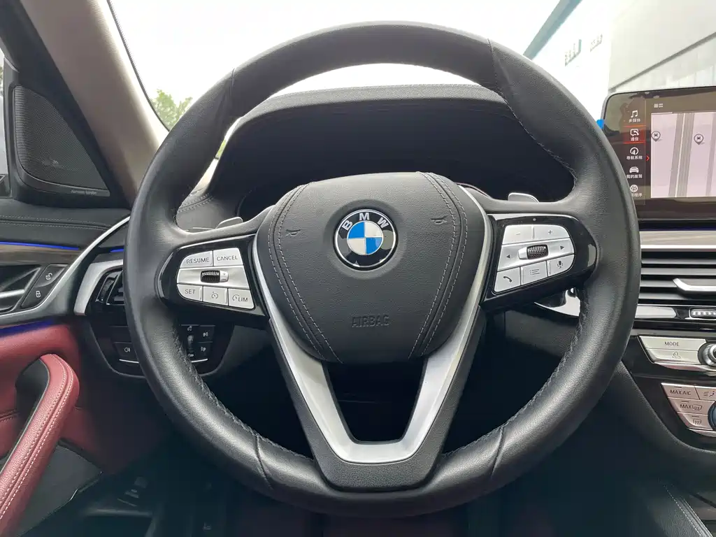 BMW 5 Series — фото 10