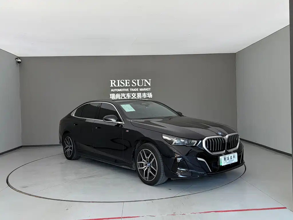 BMW i5 — фото 3
