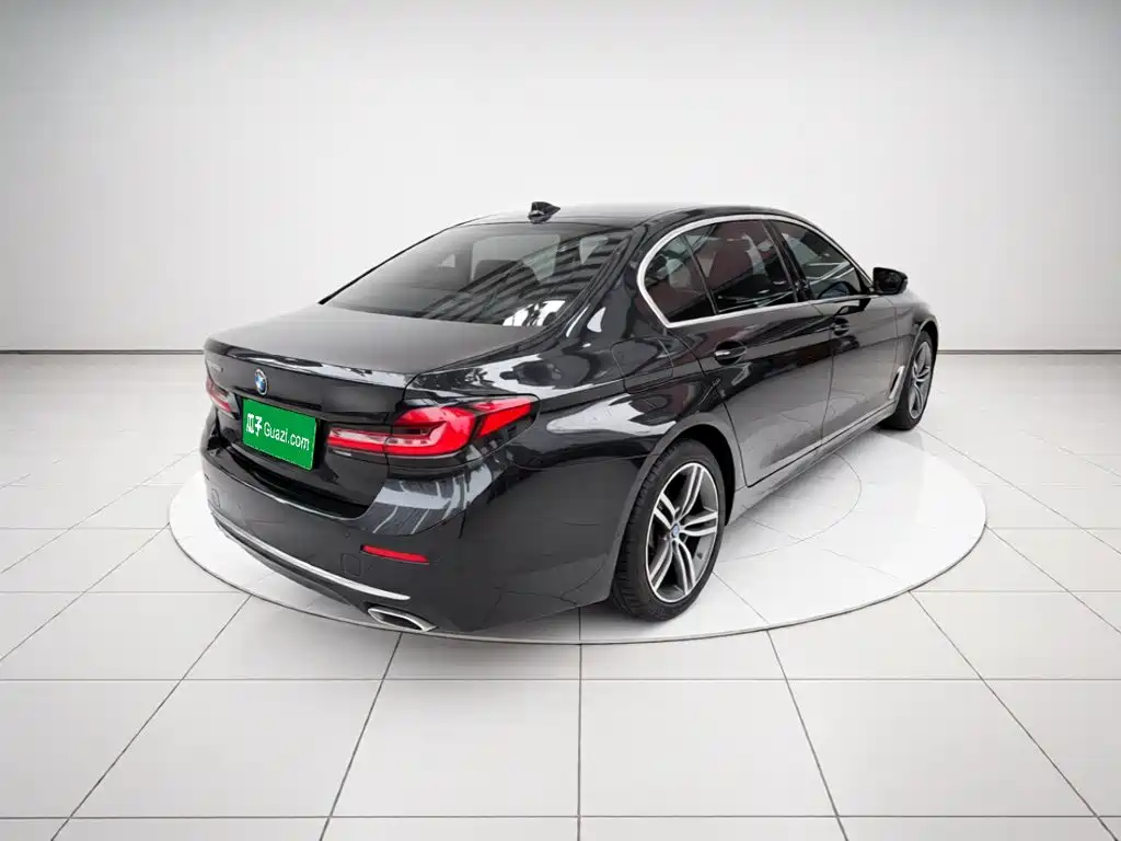 BMW 5 Series — фото 4