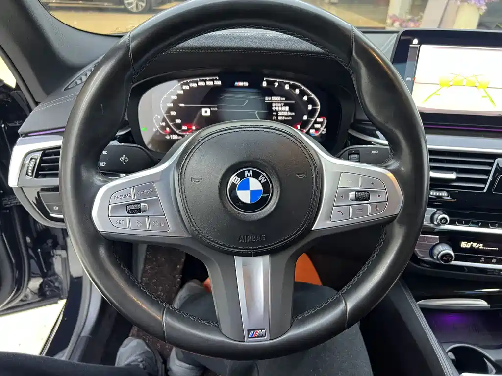 BMW 5 Series — фото 14