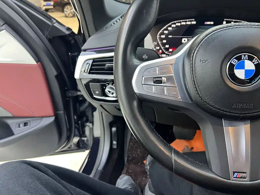 BMW 5 Series — фото 18