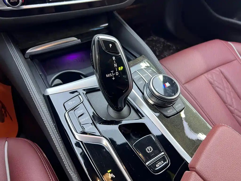BMW 5 Series — фото 22