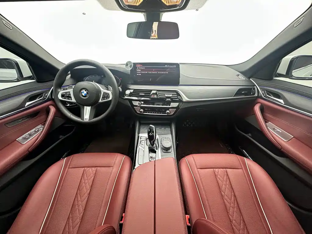 BMW 5 Series — фото 25
