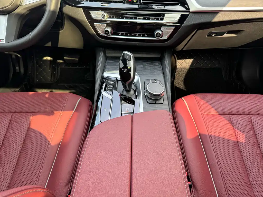 BMW 5 Series — фото 11