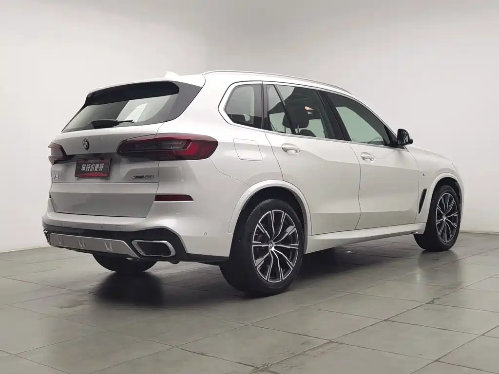 BMW X5 (Import) — фото 2